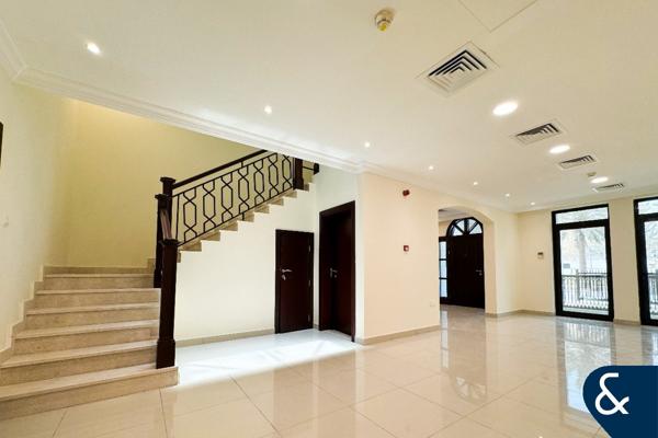 4 Beds l 5 Baths | Vacant | Large garden